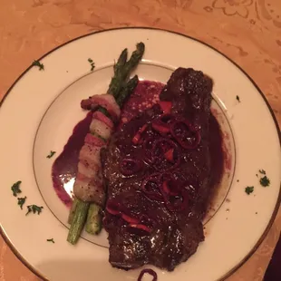 The steak au pauve. Excellent