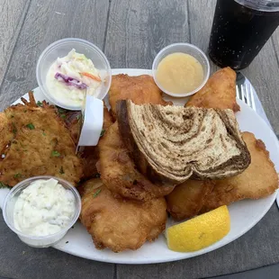 Sportsman&apos;s platter fish fry