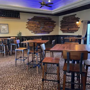 the bar and dining area