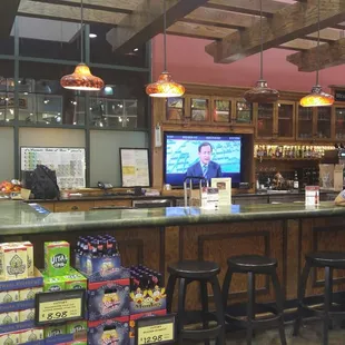 Little bar here it's adorable.