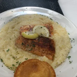 Salmon and Grits Breakfast