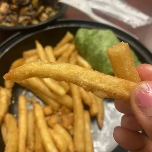 29.12.2022 -- CHICKEN PESTO WRAP ($15) - heirloom tomato, onion, parmesan, pesto aioli (ordered without onions).