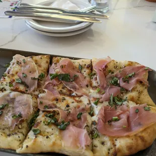 Flatbread at neighborhood happy hour. Thu 2023-06-01