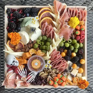 Spooky Halloween Charcuterie Boards!