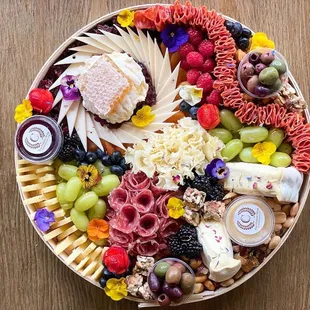 Cheese &amp; Charcuterie board (medium)