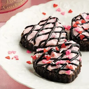 Dark Chocolate with White Chocolate on a Chocolate Cookie crust