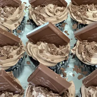 Devil&apos;s Food Cupcakes