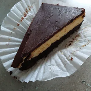 Fudge brownie cheesecake slice