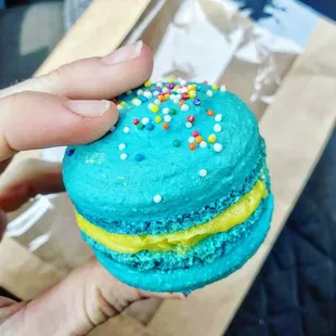 Cake batter macaron