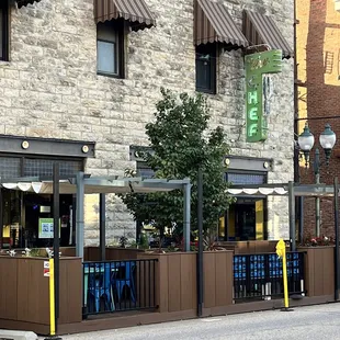 Outside seating of the Chef