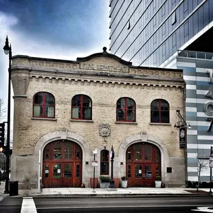 Outdoor picture of the Chicago Firehouse restaurant