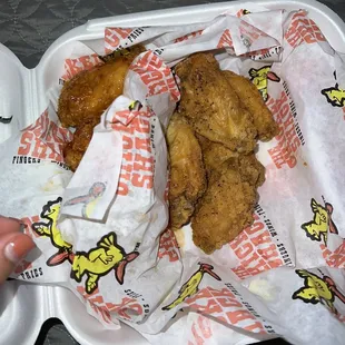 a tray of fried chicken