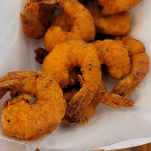 food, chicken wings and fried chicken