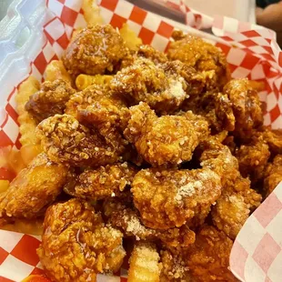 The garlic Parmesan chicken Mac and fries bowl