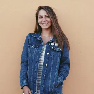 Bella C.