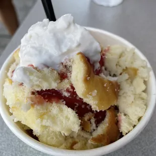 Strawberry short cake ice cream