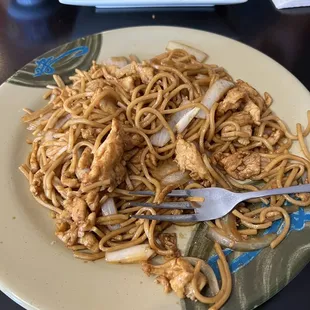 Lo mein with chicken