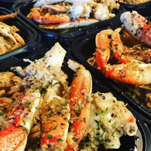 Roasted garlic crab plates