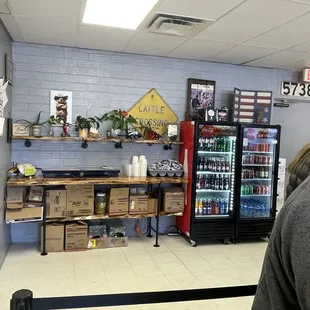 Utensil &amp; drink area