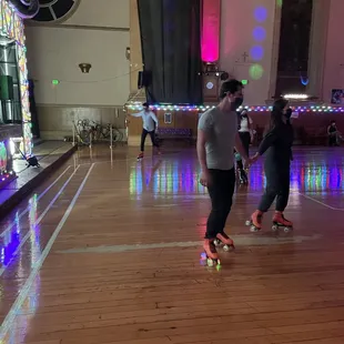 7-8:30pm session on Saturday night