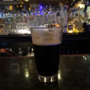 This place is great. Good locals, good strangers. Best Guinness pour on Polk!