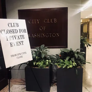 Meeting a good friend here for a private event...late as usual lol IG: @Apachethepowerful