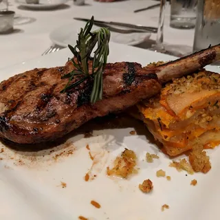 Grilled, 12-oz., Tomahawk Pork Chop