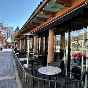 If it was warmer the outside seating is perfect for a fun filled Sunday.