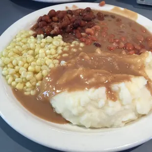 Vegetable Plate - all rather bland, under-seasoned.