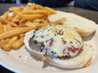 Charlies Restaurant & Taverna