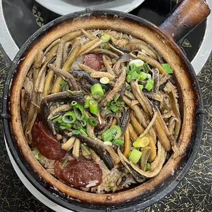 1. Taishan Yellow Eel Clay Pot