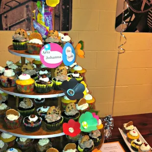 a display of cupcakes