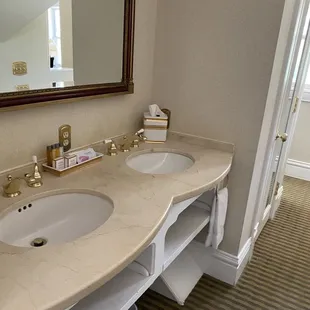 Vanity Clark Gable Suite