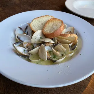 Steamed Local Clams*