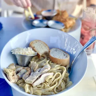 Fettuccine Alfredo, so yummy!!