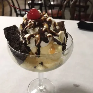Giant ice cream brownie sundae anyone???