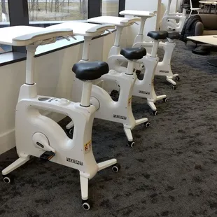 I want one of these bike desks.