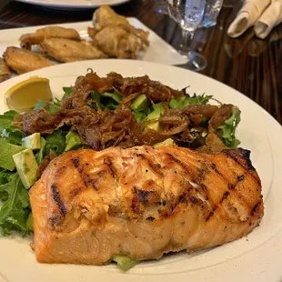 Salmon on Salad with Avocado &amp; Caramelized Onions