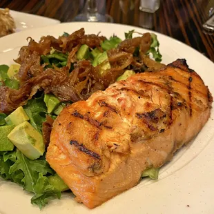Salmon on Salad with Avocado &amp; Caramelized Onions