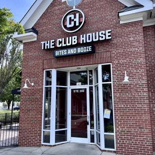 New facade, coming soon (August 2023).