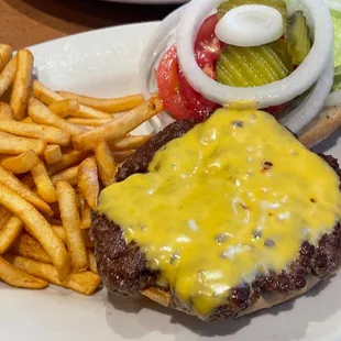 Cheeseburger with ltop. Pretty good. Good flavors but the meat could have had a little more seasoning