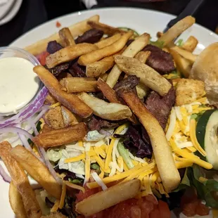 Pittsburgh salad with sirloin