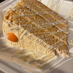 Orange mango cake to go