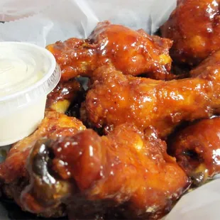 chicken wings and fried chicken, bbq chicken, fried chicken wings, chicken, bbq wings, chicken wings, fried chicken, poultry, food