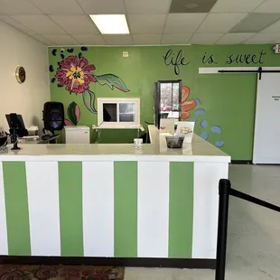 It smells sooo good in here