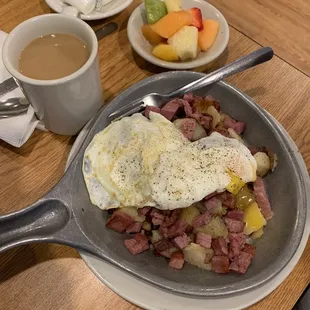 Corn beef skillet with fruit