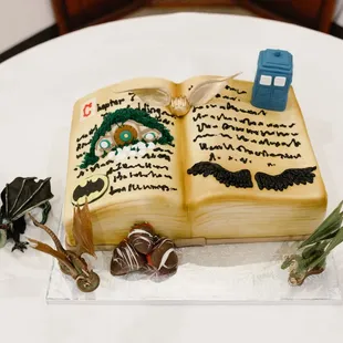 Wedding Cake, Groom&apos;s Cake