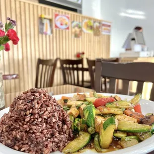 Basil with tofu and brown rice