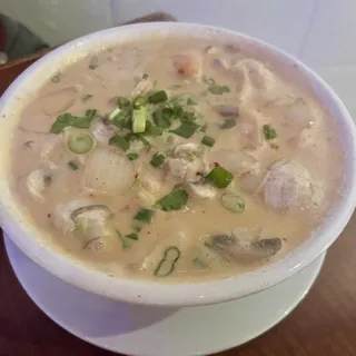 9. Tom Kha