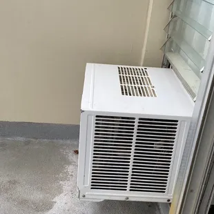 The room AC